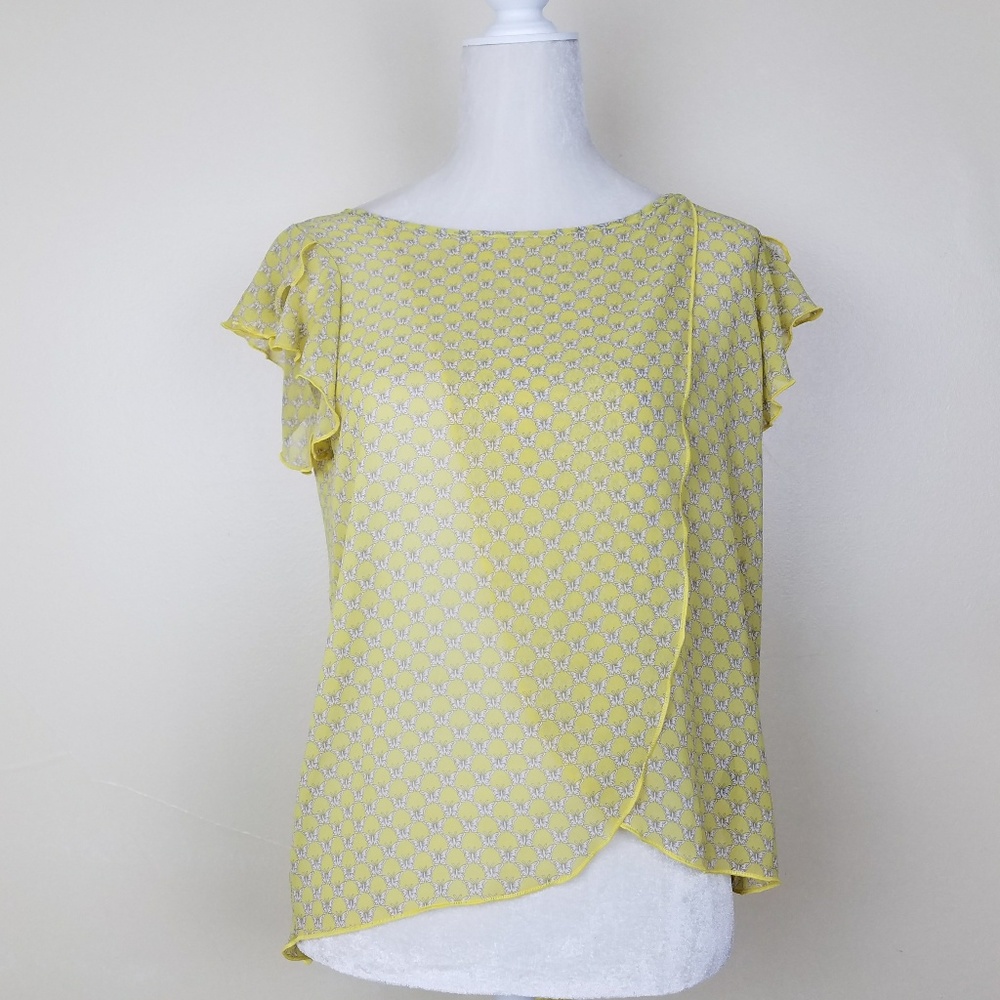 Amy Byer Butterfly Front Wrap Top Size Medium